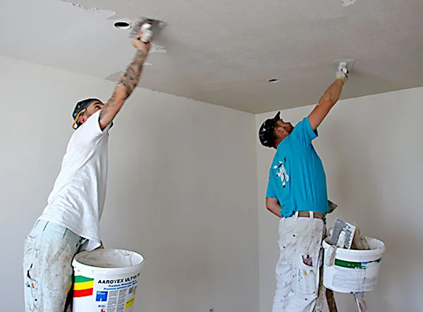 Verputzarbeiten – Team bei der Arbeit